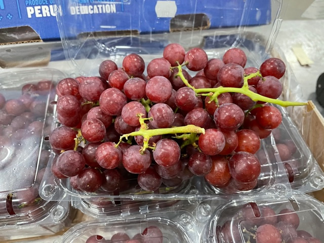 "Limited supply of overseas grapes, sales going well" - Vimarsana News