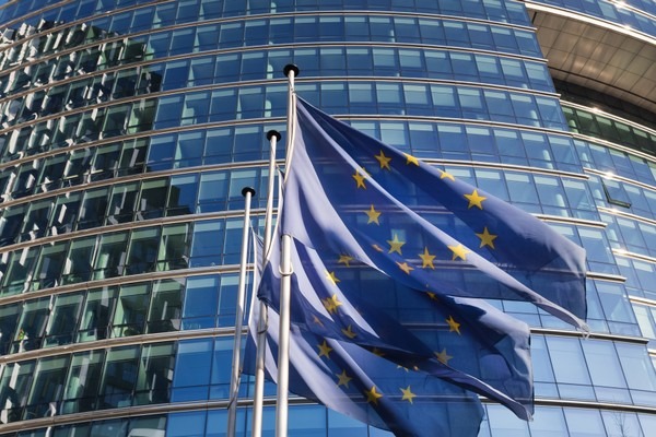 Kritiek op EU-Omnibusplan: versoepeling pesticiden onder vuur