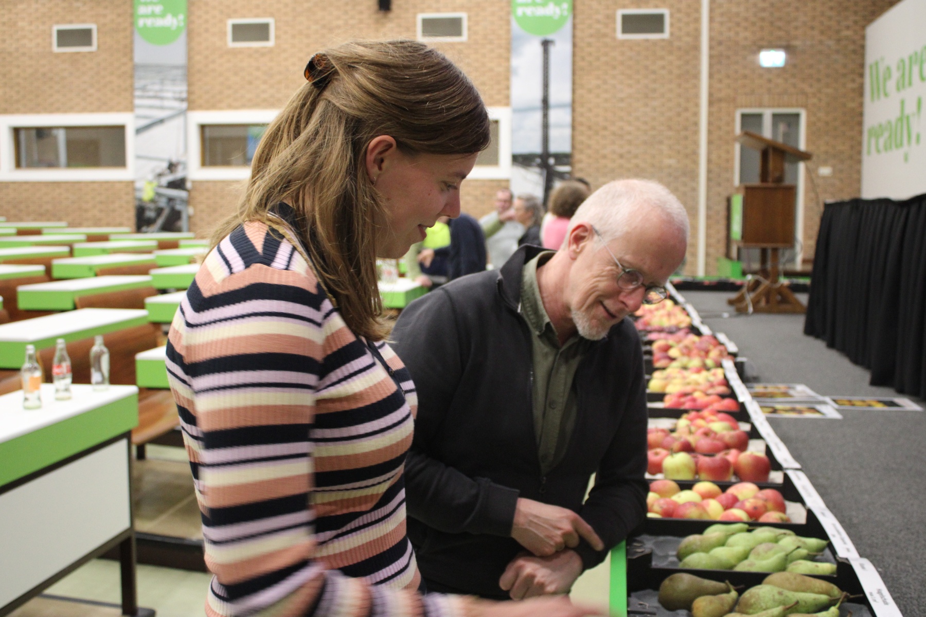 Tussen de dozen aangetaste appels en peren: keurmeesters stemmen af, onderzoekers kijken mee