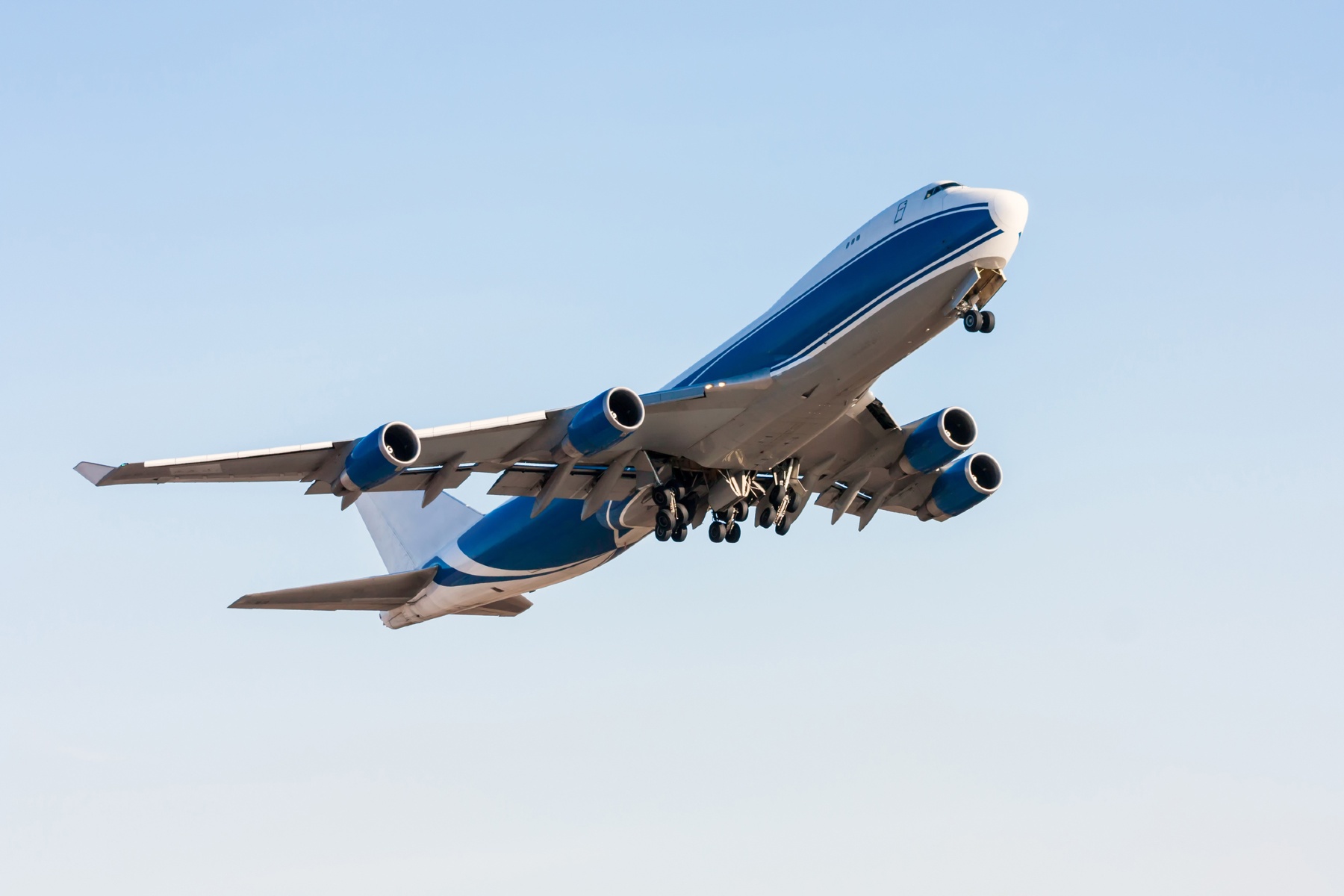 Vrachtvolume Schiphol stijgt in oktober, negatieve impact vluchtreductie op komst