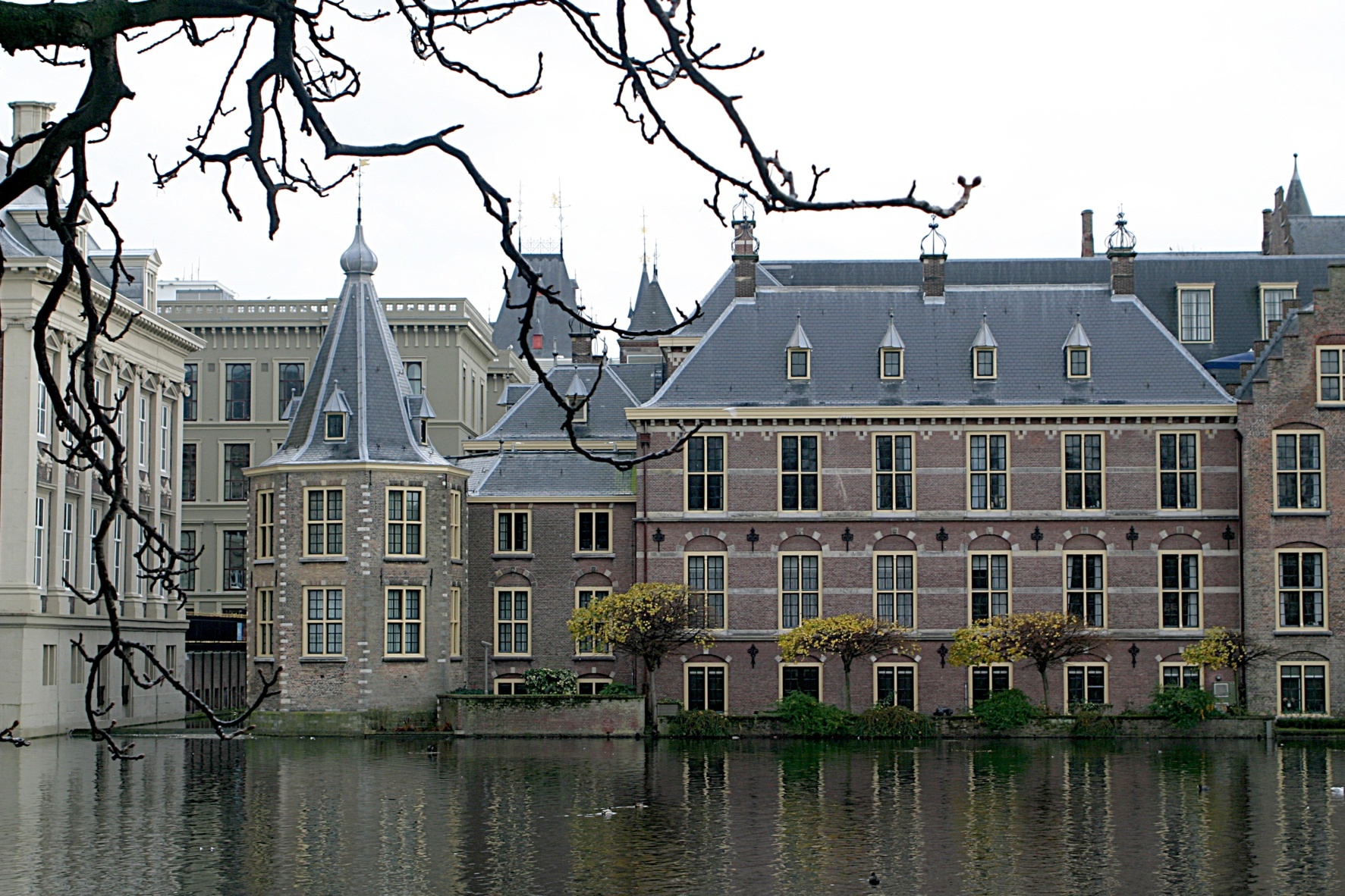 Brief aan informateur om aandacht voor toekomst handels- en logistieke sector