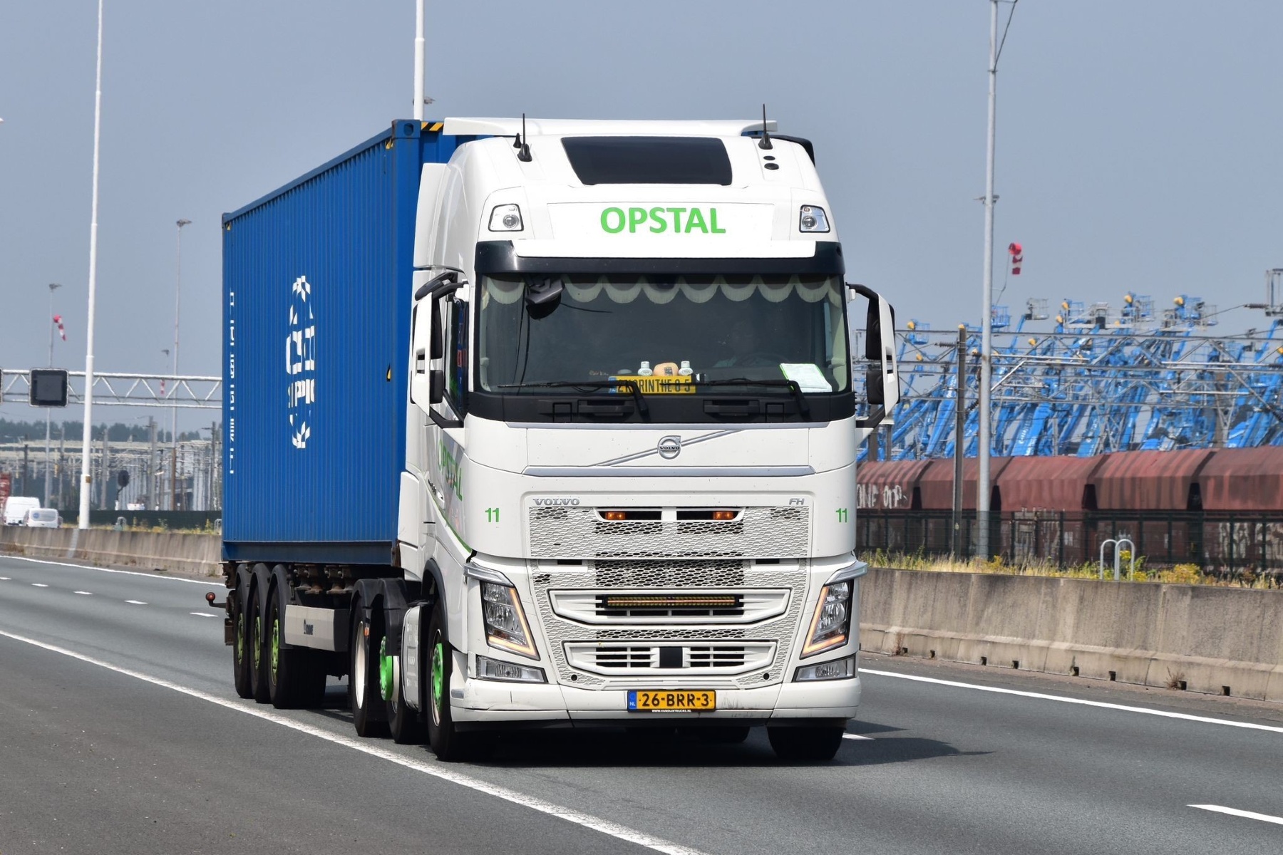 Opstal Logistics stopt met zeecontainers en focust volledig op koeltransport