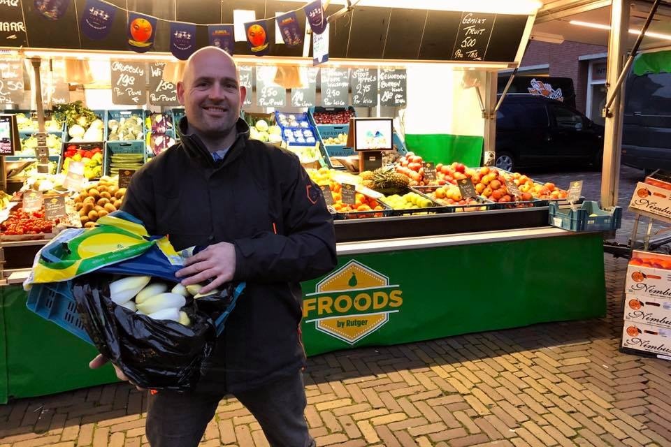 Eigen bereide winterproducten trekken klanten naar de markt