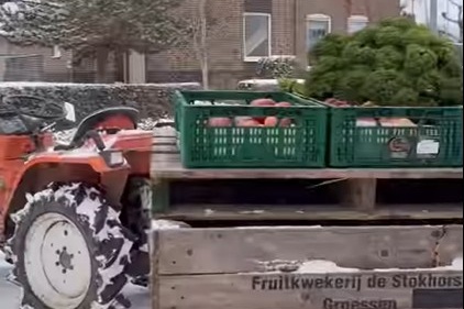 Fruitkwekerij De Stokhorst bezorgt groente en fruit met ‘pluktrein’ bij winterweer