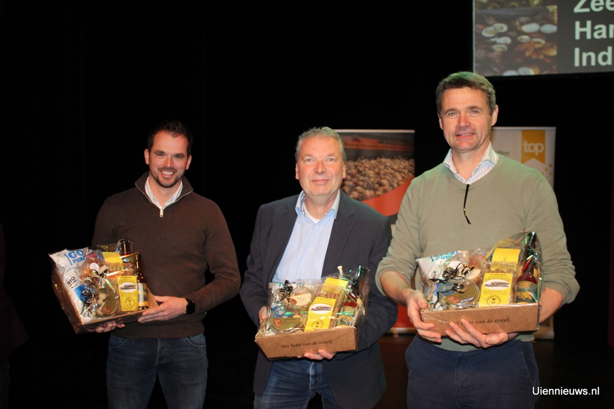 Fotoreportage Themadag Uien: Veiling mooiste bewaaruien levert 28.500 euro op voor Oekraïne