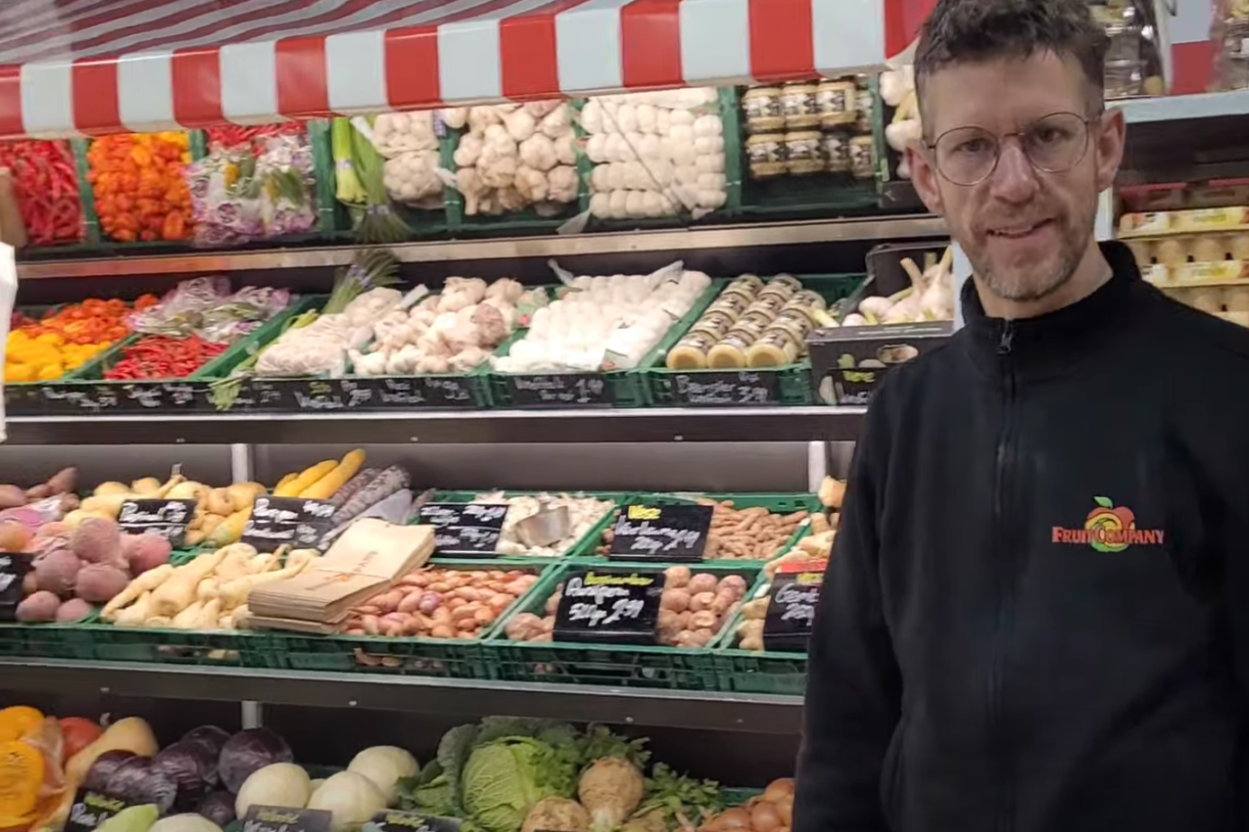 Reinout Kuipers opent vernieuwde Fruitcompany in Uithoorn