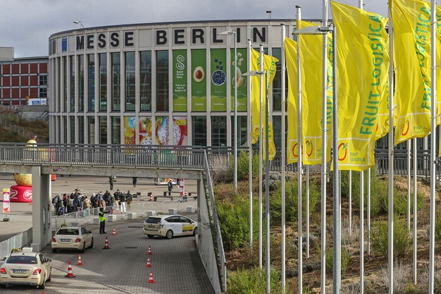 Ter overname aangeboden: Retourticket Amsterdam-Berlijn