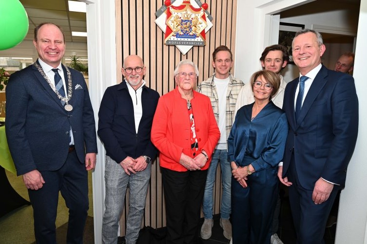 Transportbedrijf van Straalen ontvangt predicaat Hofleverancier