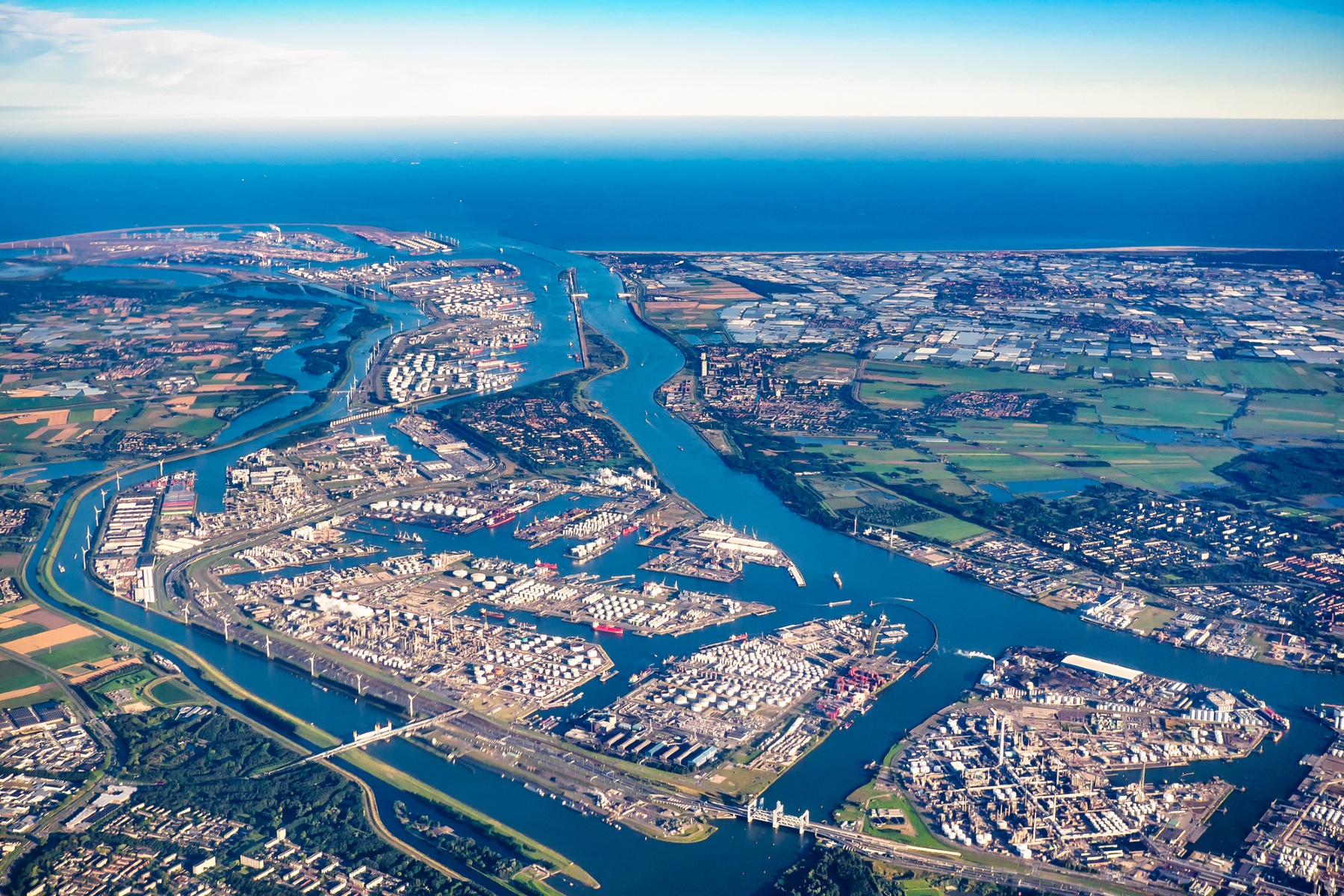 Rotterdam vreest Chinese invloed in havens