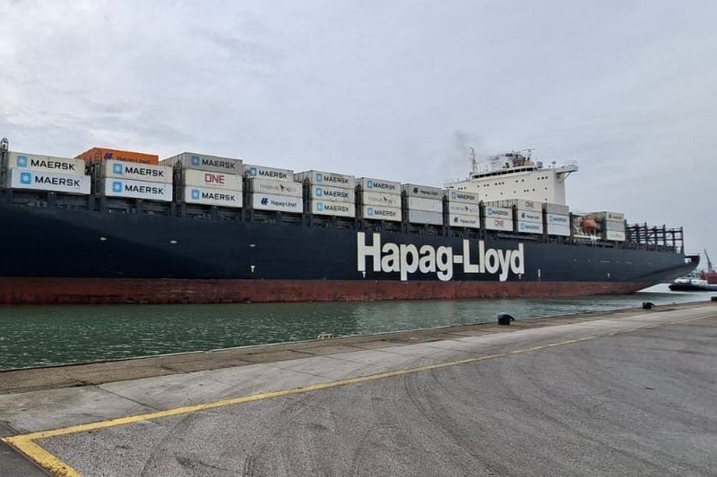 Lineage Vlissingen ontvangt grootste containerschip ooit