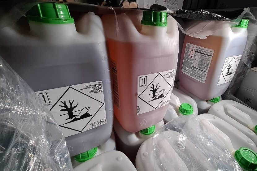 NVWA waarschuwt ruim 2400 online kopers illegale chemische middelen