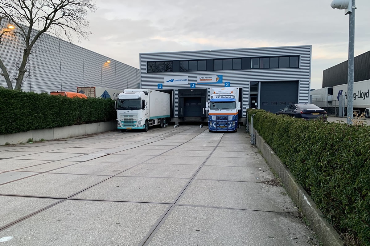 Te huur (per direct): Zeer nette geconditioneerde loods van 800m2 met aparte koelcel