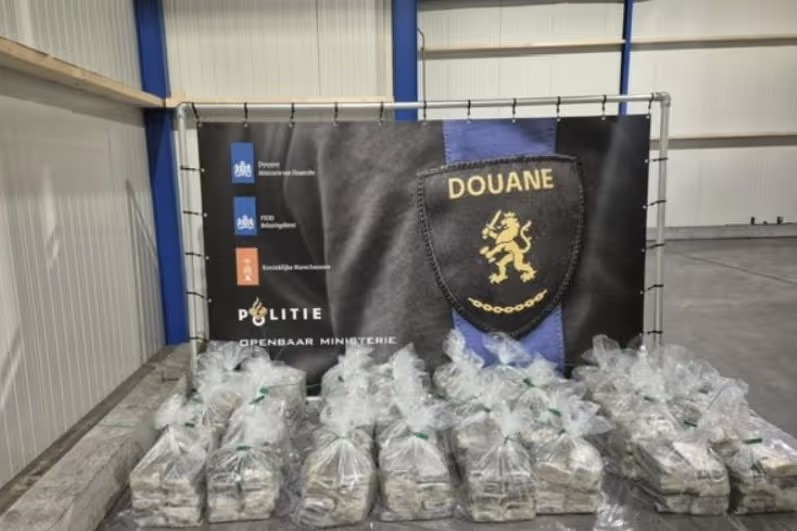 Cocaïne tussen bananen onderschept in haven Vlissingen