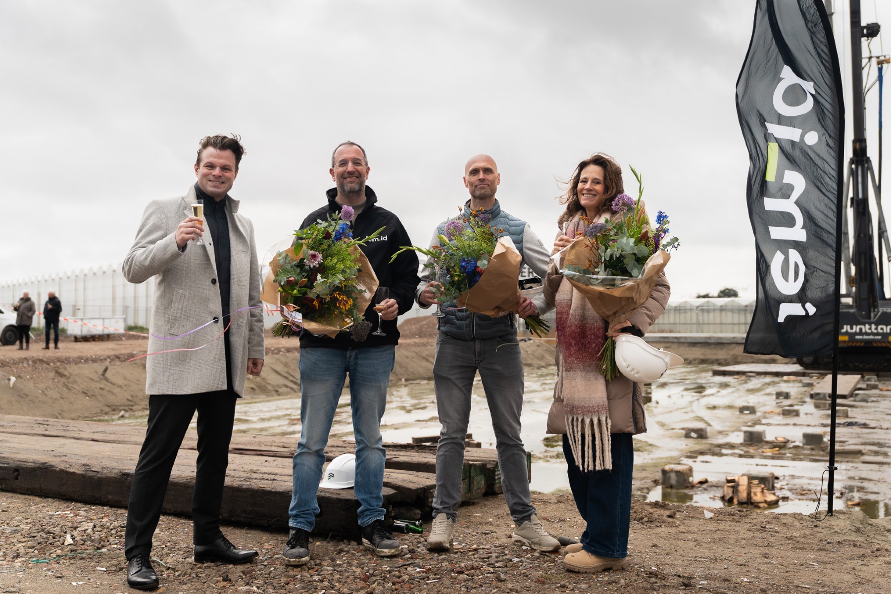 Eerste paal geslagen voor nieuw kantoor jem-id op Flora Campus Westland