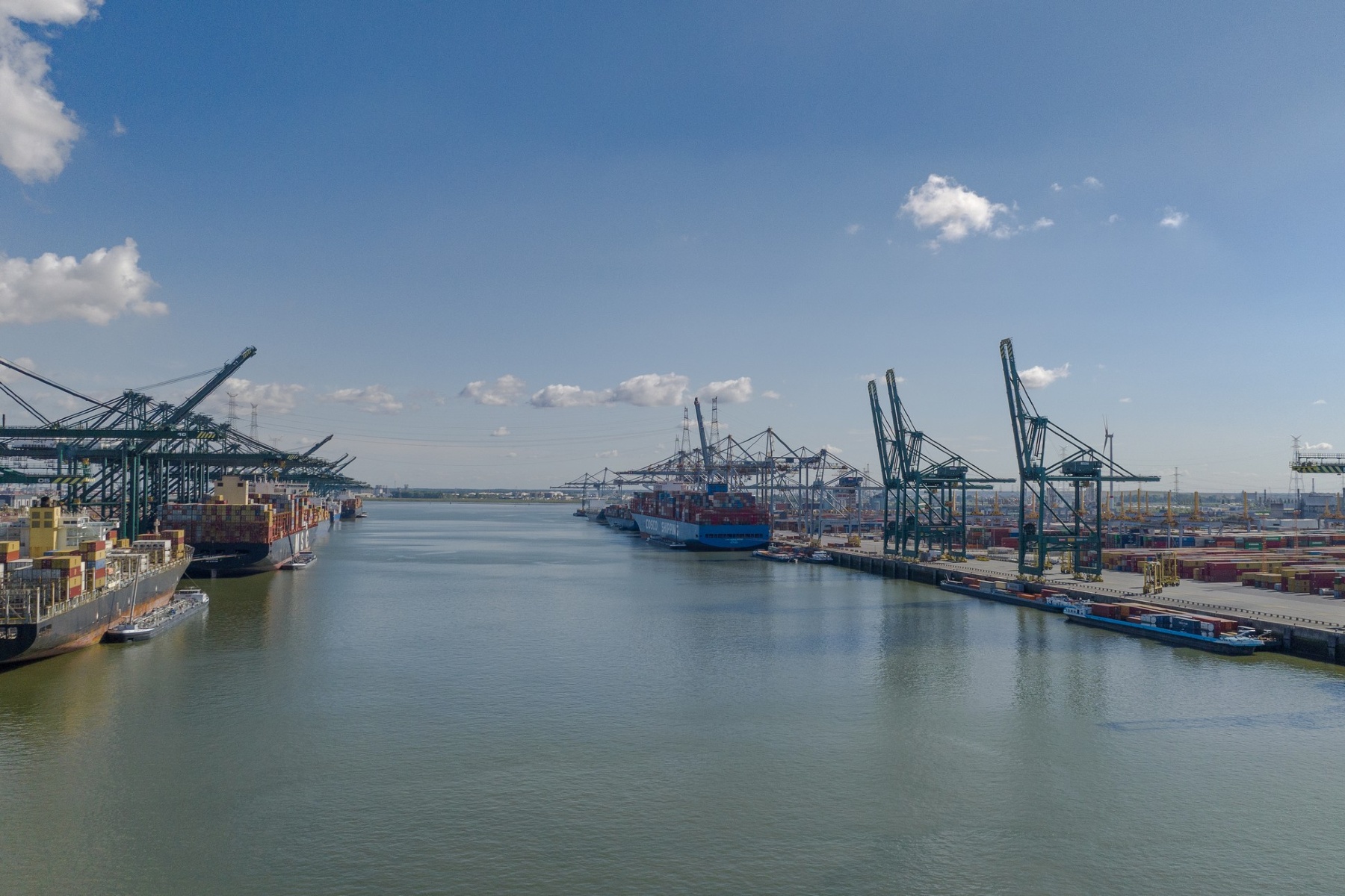 Rechtbank beveelt om blokkade van Antwerpse haven onmiddellijk op te heffen