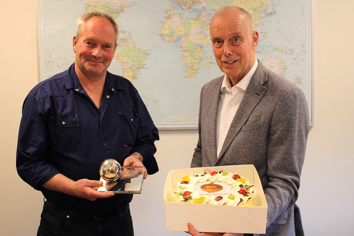 Wisselbokaal Zilveren Ui uitgereikt aan Kees Meerman (Monie)