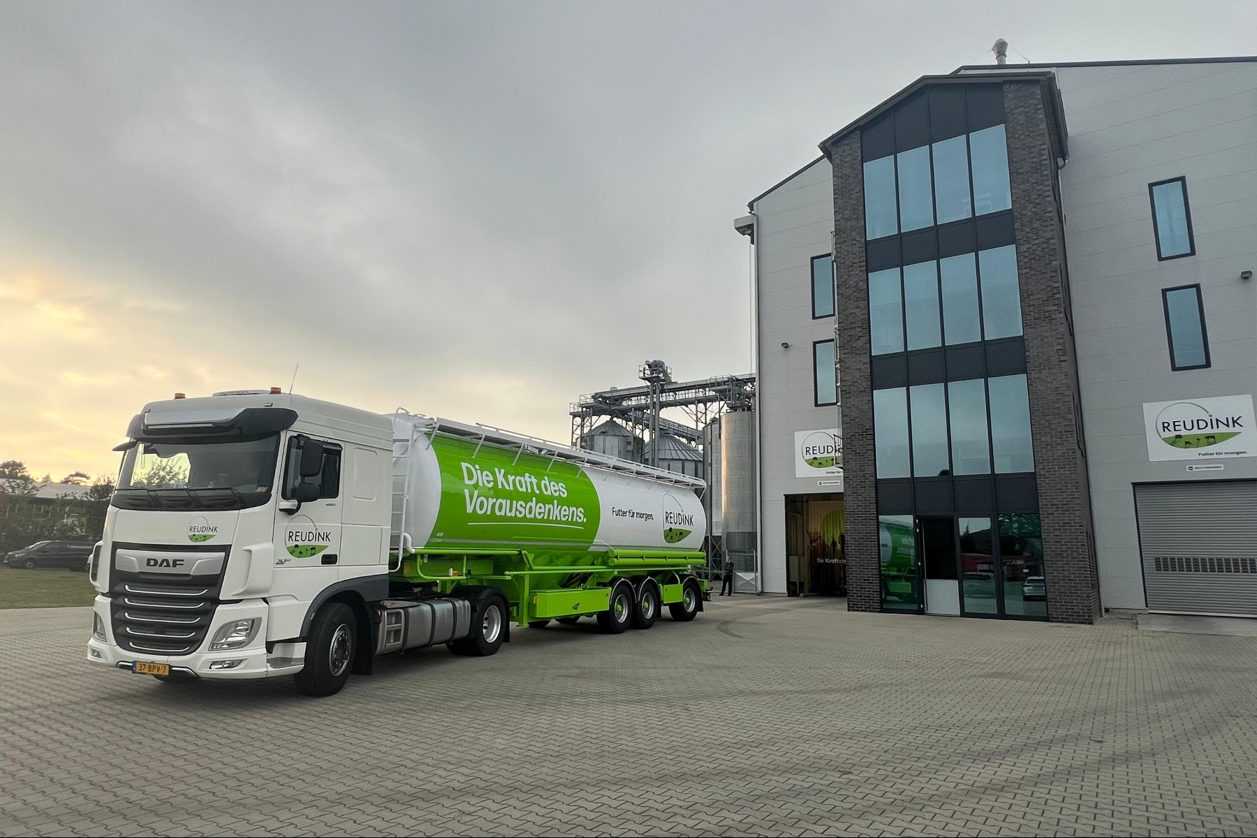 Reudink versterkt samenwerking met Duitse producent van veevoer