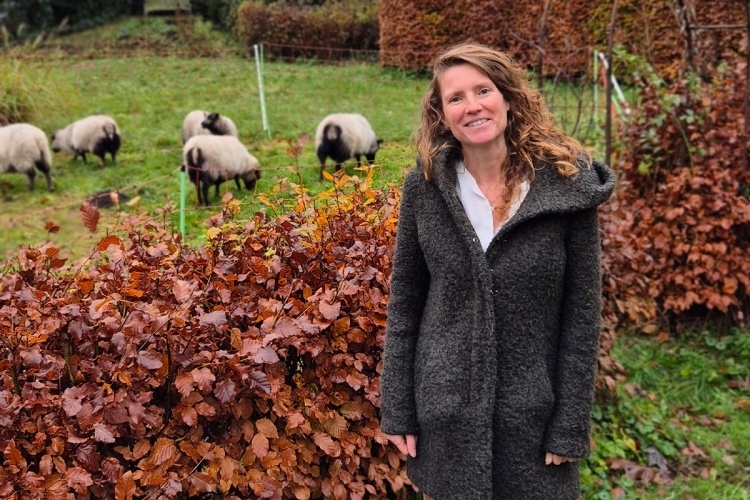 De band tussen bodem en buik: natuurvoeding als sleutel tot gezonde darmen