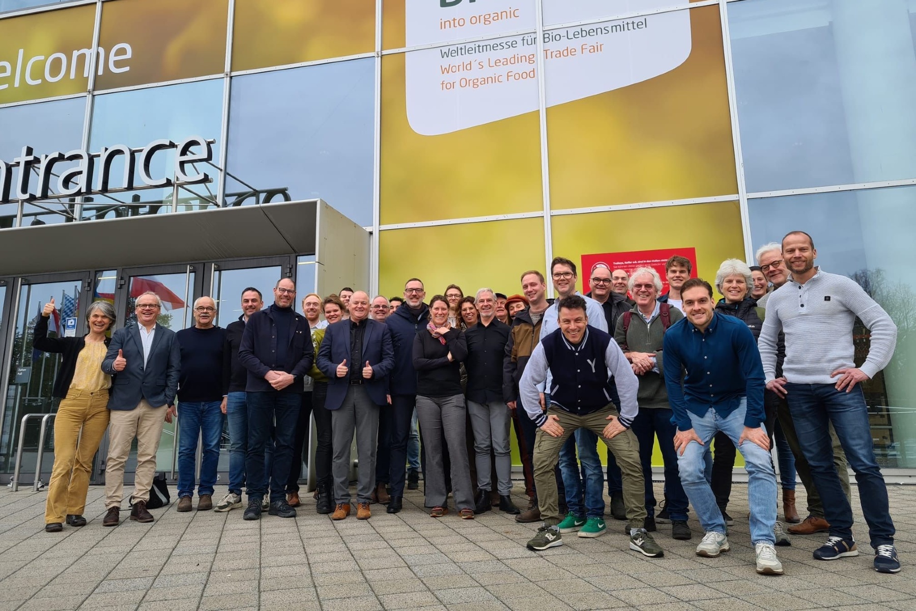 Bus vol bestuurders en boeren vormt rijdende denktank