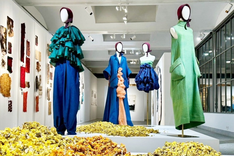 Modeontwerpen met natuurlijke verf van Odin te zien in Madrid