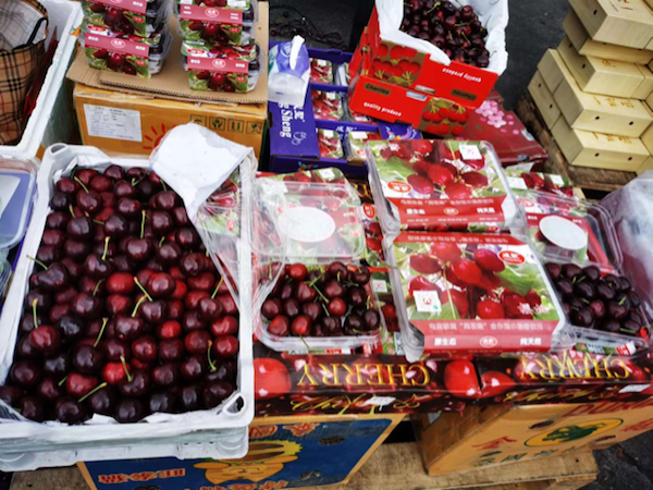 Price of imported oranges goes up, and price of Vietnamese dragon fruit comes down - Vimarsana News