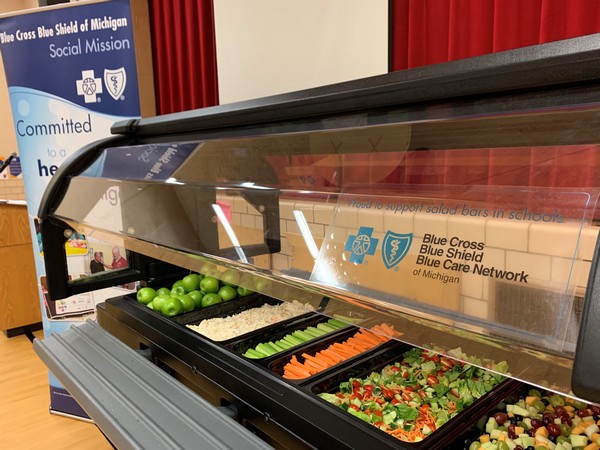 Twenty Michigan schools receive salad bars thanks to industry partnership - Vimarsana News