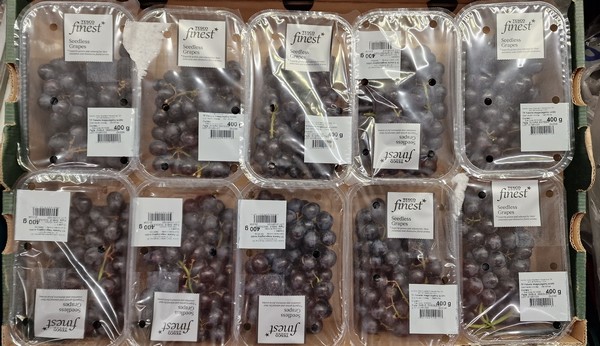 South African table grape crop estimate revised down to 63.6 million cartons - Vimarsana News