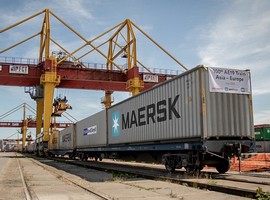 Maersk sets sights on reefer-only rail service for North India shippers amid integrator push - Vimarsana News