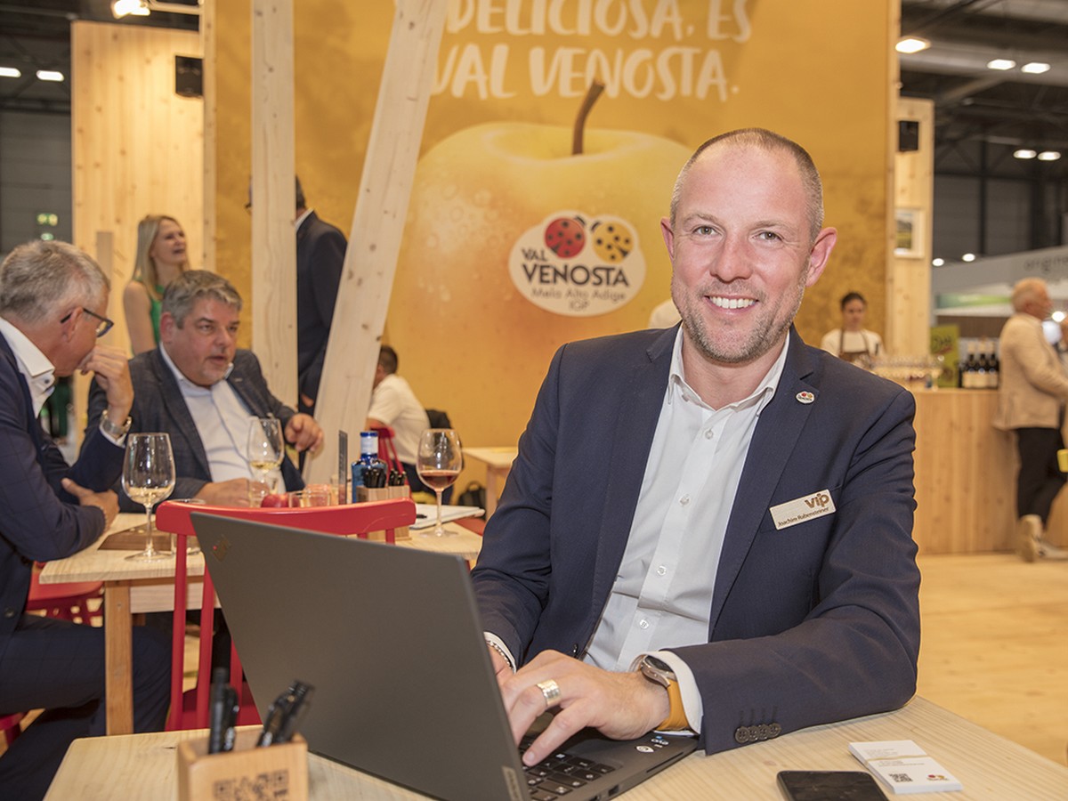 Italian apple consortium uses Madrid platform to kick-start new sales season - Vimarsana News