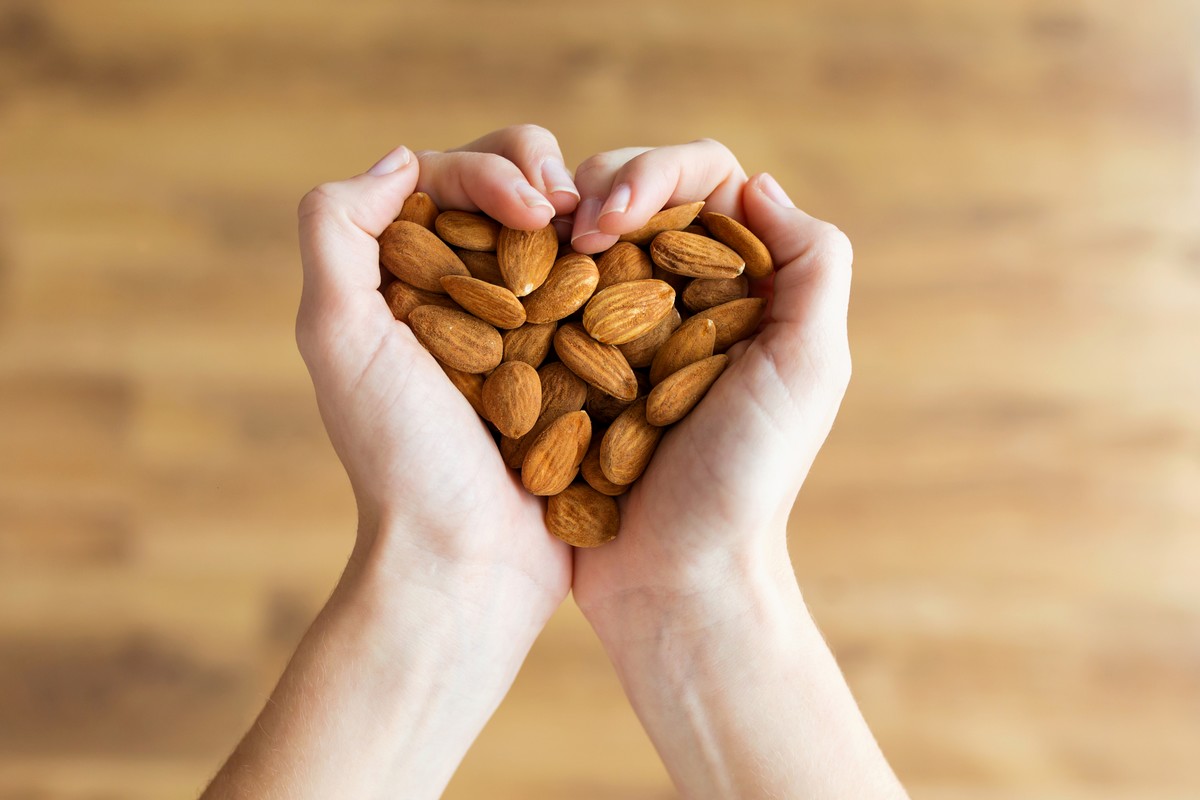 New research claims: Eating almonds can aid in post-exercise recovery - Vimarsana News