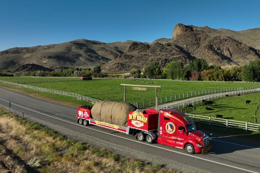 Грузовик Big Idaho Potato заехал в Колорадо-Спрингс