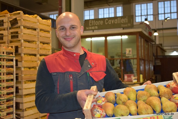 "Last year's lack of water caused a large part of Italian pears to be of smaller calibers" - Vimarsana News