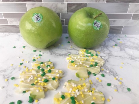 Des Pommes Granny Smith Pour Les étalages De La Saint Patrick - 