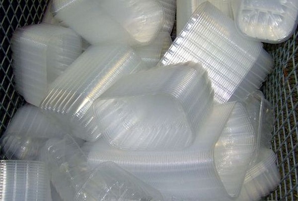 Parco commerciale, al bando la plastica monouso nelle attività food e più  controlli 