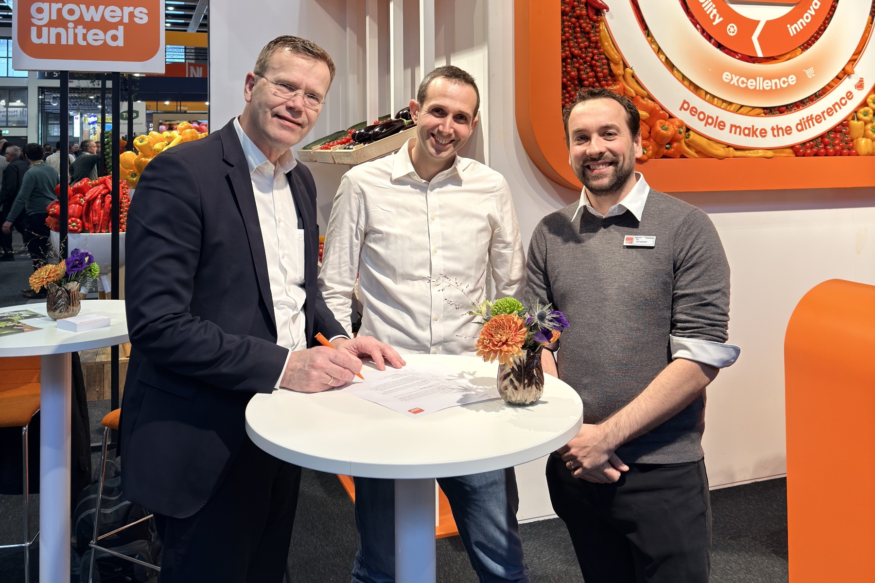 Onderzoek transparante zonnepanelen in hightech glastuinbouw