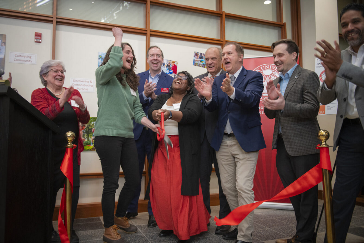 US (MA): Clark University gets EPIC greenhouse