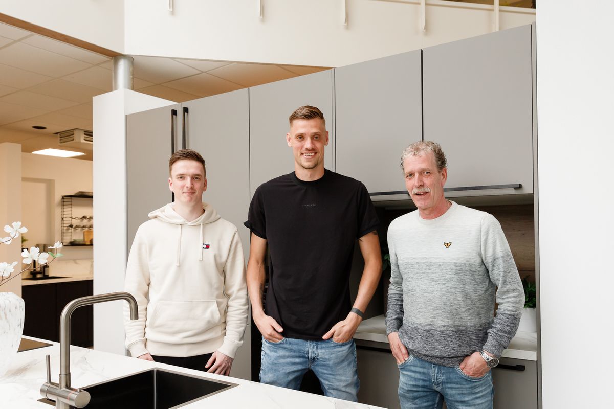 Keeper van sc Heerenveen verricht officiële opening I-KOOK Oudehaske